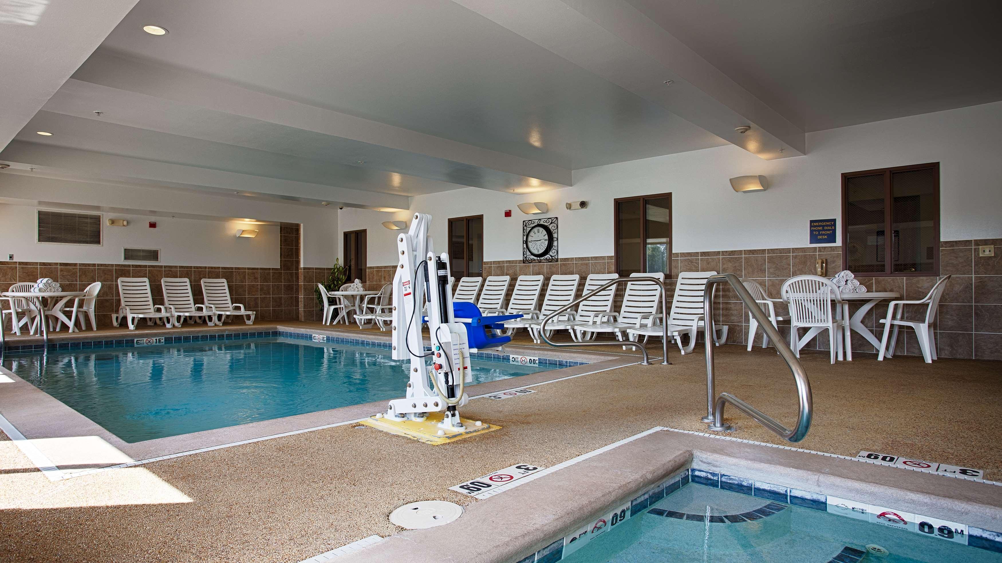 Best Western Penn-Ohio Inn & Suites Hubbard Εξωτερικό φωτογραφία
